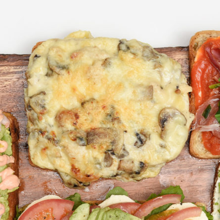 Pollo, Queso Sabana y Champiñones