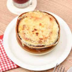 Sopa de Cebolla Gratinada