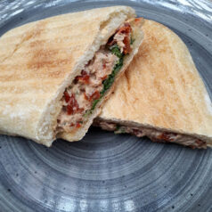 Atún con Salsa de Tomates Secos