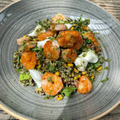 Bowl de Camarones con Mozzarella di Búfala